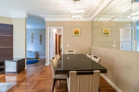 Apartamento à venda com 101m², 2 quartos e 2 vagasSala