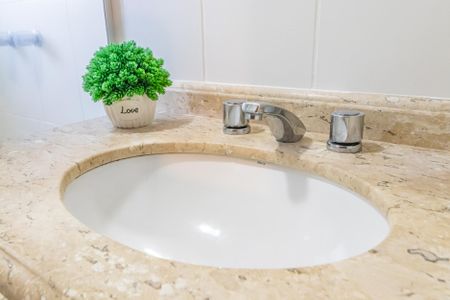 Apartamento à venda com 101m², 2 quartos e 2 vagasBanheiro da Suíte