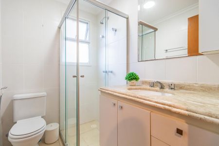 Apartamento à venda com 101m², 2 quartos e 2 vagasBanheiro da Suíte