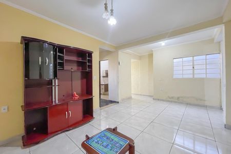 Casa à venda com 120m², 1 quarto e 2 vagasSala