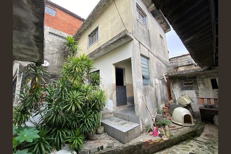 Casa à venda com 286m², 2 quartos e sem vaga Casa à venda com 286m², 2 quartos e sem vagaQuintal