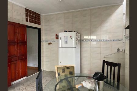 Casa à venda com 286m², 2 quartos e sem vaga Casa à venda com 286m², 2 quartos e sem vagaCozinha