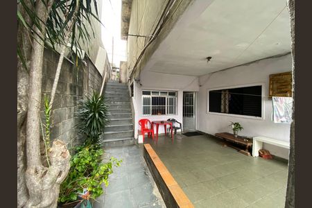 Casa à venda com 286m², 2 quartos e sem vaga Casa à venda com 286m², 2 quartos e sem vagaQuintal