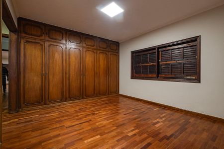 Casa para alugar com 371m², 3 quartos e 4 vagas Casa para alugar com 371m², 3 quartos e 4 vagasSuíte 1