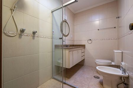 Casa para alugar com 371m², 3 quartos e 4 vagas Casa para alugar com 371m², 3 quartos e 4 vagasSuíte 2