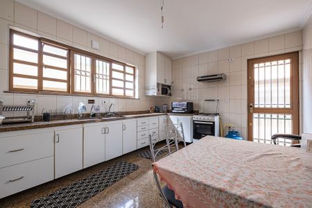 Casa para alugar com 371m², 3 quartos e 4 vagas Casa para alugar com 371m², 3 quartos e 4 vagasCozinha