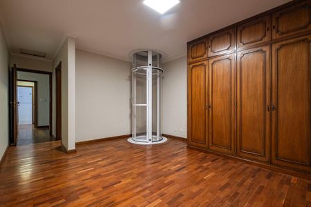 Casa para alugar com 371m², 3 quartos e 4 vagas Casa para alugar com 371m², 3 quartos e 4 vagasSuíte 2