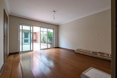 Casa para alugar com 371m², 3 quartos e 4 vagas Casa para alugar com 371m², 3 quartos e 4 vagasSala 2