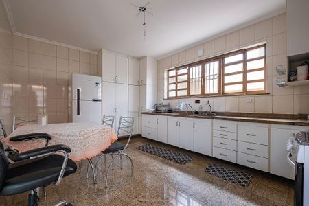 Casa para alugar com 371m², 3 quartos e 4 vagas Casa para alugar com 371m², 3 quartos e 4 vagasCozinha