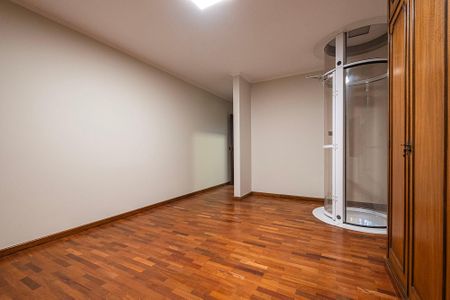 Casa para alugar com 371m², 3 quartos e 4 vagas Casa para alugar com 371m², 3 quartos e 4 vagasSuíte 2