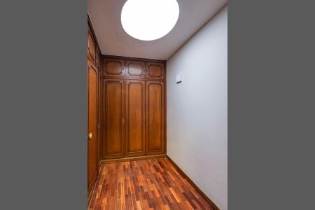 Casa para alugar com 371m², 3 quartos e 4 vagas Casa para alugar com 371m², 3 quartos e 4 vagasSuíte 1