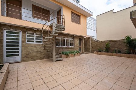 Casa para alugar com 371m², 3 quartos e 4 vagas Casa para alugar com 371m², 3 quartos e 4 vagasQuintal