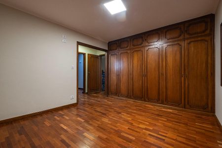 Casa para alugar com 371m², 3 quartos e 4 vagas Casa para alugar com 371m², 3 quartos e 4 vagasSuíte 1