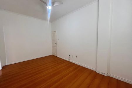 Sala  de apartamento à venda com 1 quarto, 34m² em Leme, Rio de Janeiro