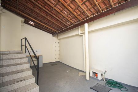 Casa para alugar com 70m², 2 quartos e 1 vagaÁrea de Serviço