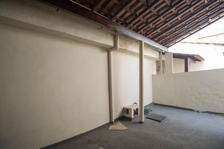 Casa para alugar com 70m², 2 quartos e 1 vagaÁrea de Serviço