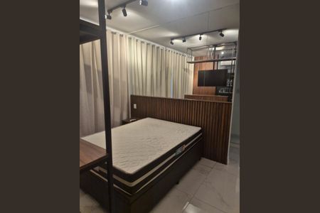 Sala / Quarto de kitnet/studio para alugar com 1 quarto, 30m² em Santana, São Paulo