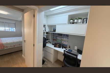 Apartamento à venda com 114m², 4 quartos e 2 vagas Apartamento à venda com 114m², 4 quartos e 2 vagasEscritório