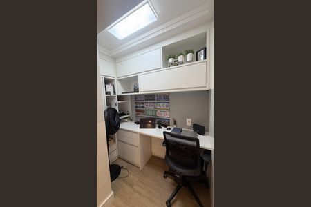 Apartamento à venda com 114m², 4 quartos e 2 vagas Apartamento à venda com 114m², 4 quartos e 2 vagasEscritório