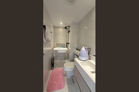 Apartamento à venda com 114m², 4 quartos e 2 vagas Apartamento à venda com 114m², 4 quartos e 2 vagasBanheiro
