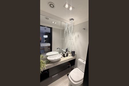 Apartamento à venda com 114m², 4 quartos e 2 vagas Apartamento à venda com 114m², 4 quartos e 2 vagasBanheiro