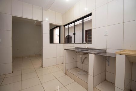 Casa para alugar com 50m², 2 quartos e 1 vaga Casa para alugar com 50m², 2 quartos e 1 vagaCozinha e Área de Serviço