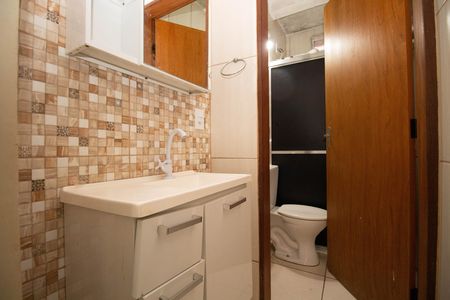 Casa para alugar com 50m², 2 quartos e 1 vaga Casa para alugar com 50m², 2 quartos e 1 vagaBanheiro Social