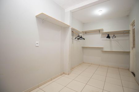 Quarto 2 de casa para alugar com 2 quartos, 50m² em Qnm 20, Brasília