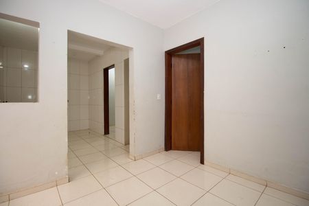 Sala de casa para alugar com 2 quartos, 50m² em Qnm 20, Brasília