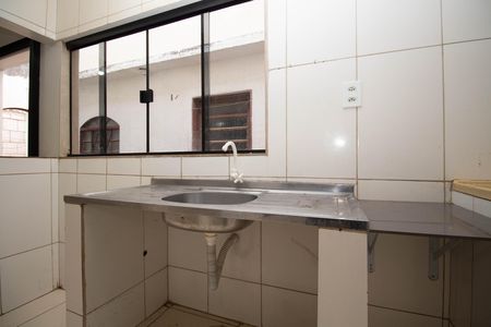 Casa para alugar com 50m², 2 quartos e 1 vaga Casa para alugar com 50m², 2 quartos e 1 vagaCozinha e Área de Serviço