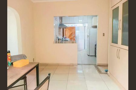 Casa para alugar com 250m², 3 quartos e 2 vagas