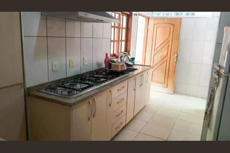 Casa para alugar com 250m², 3 quartos e 2 vagas