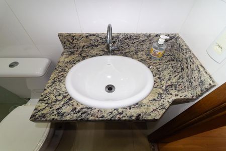 Apartamento para alugar com 61m², 2 quartos e 1 vaga Apartamento para alugar com 61m², 2 quartos e 1 vagaBanheiro