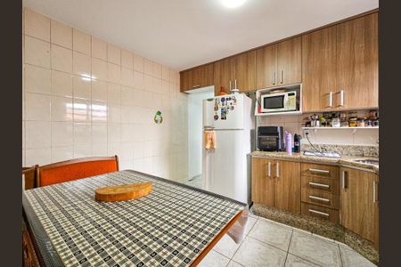 Casa à venda com 137m², 4 quartos e 1 vaga Casa à venda com 137m², 4 quartos e 1 vagaCozinha