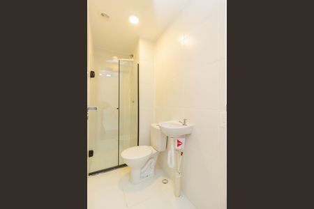 Apartamento para alugar com 32m², 2 quartos e sem vaga Apartamento para alugar com 32m², 2 quartos e sem vagaBanheiro social