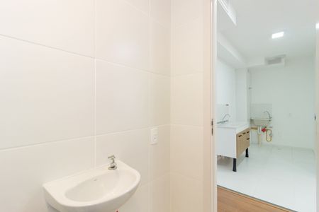 Apartamento para alugar com 32m², 2 quartos e sem vaga Apartamento para alugar com 32m², 2 quartos e sem vagaBanheiro social