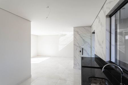 Casa de condomínio à venda com 127m², 2 quartos e 1 vaga Casa de condomínio à venda com 127m², 2 quartos e 1 vagaSala/Cozinha