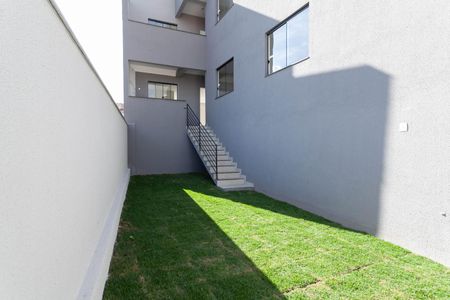 Casa de condomínio à venda com 127m², 2 quartos e 1 vaga Casa de condomínio à venda com 127m², 2 quartos e 1 vagaQuintal