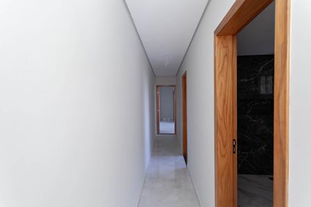 Corredor de casa de condomínio à venda com 2 quartos, 127m² em Nacional, Contagem