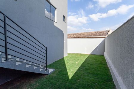 Casa de condomínio à venda com 127m², 2 quartos e 1 vaga Casa de condomínio à venda com 127m², 2 quartos e 1 vagaQuintal
