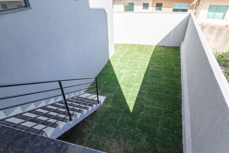 Casa de condomínio à venda com 127m², 2 quartos e 1 vaga Casa de condomínio à venda com 127m², 2 quartos e 1 vagaQuintal