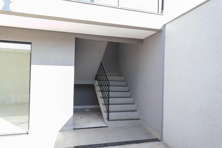 Casa de condomínio à venda com 155m², 2 quartos e 1 vagaEntrada