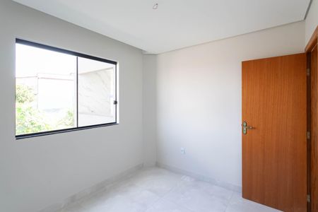 Casa de condomínio à venda com 155m², 2 quartos e 1 vagaQuarto