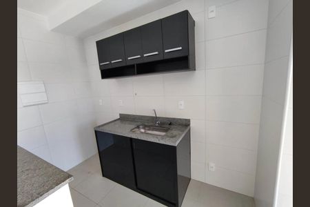 Cozinha de apartamento para alugar com 2 quartos, 58m² em Jaraguá, Uberlândia