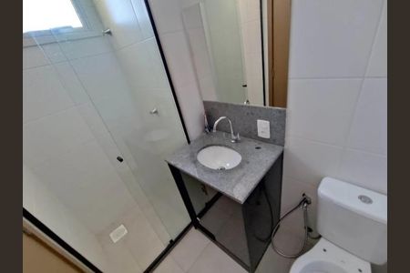 Banheiro de apartamento para alugar com 2 quartos, 58m² em Jaraguá, Uberlândia