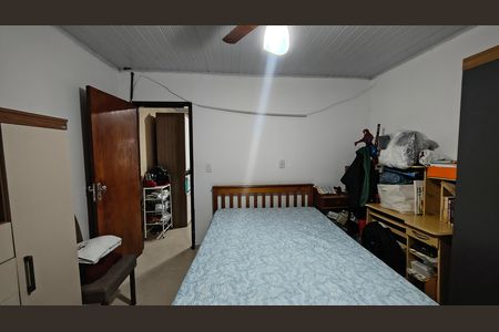 Casa à venda com 256m², 4 quartos e 3 vagas Casa à venda com 256m², 4 quartos e 3 vagasQuarto
