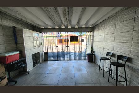 Casa à venda com 256m², 4 quartos e 3 vagas Casa à venda com 256m², 4 quartos e 3 vagasGaragem