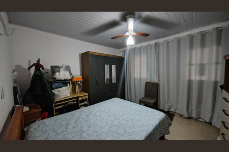 Casa à venda com 256m², 4 quartos e 3 vagas Casa à venda com 256m², 4 quartos e 3 vagasQuarto
