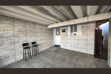 Casa à venda com 256m², 4 quartos e 3 vagas Casa à venda com 256m², 4 quartos e 3 vagasGaragem