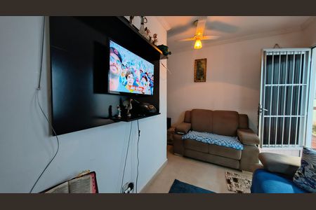 Casa à venda com 256m², 4 quartos e 3 vagas Casa à venda com 256m², 4 quartos e 3 vagasSala